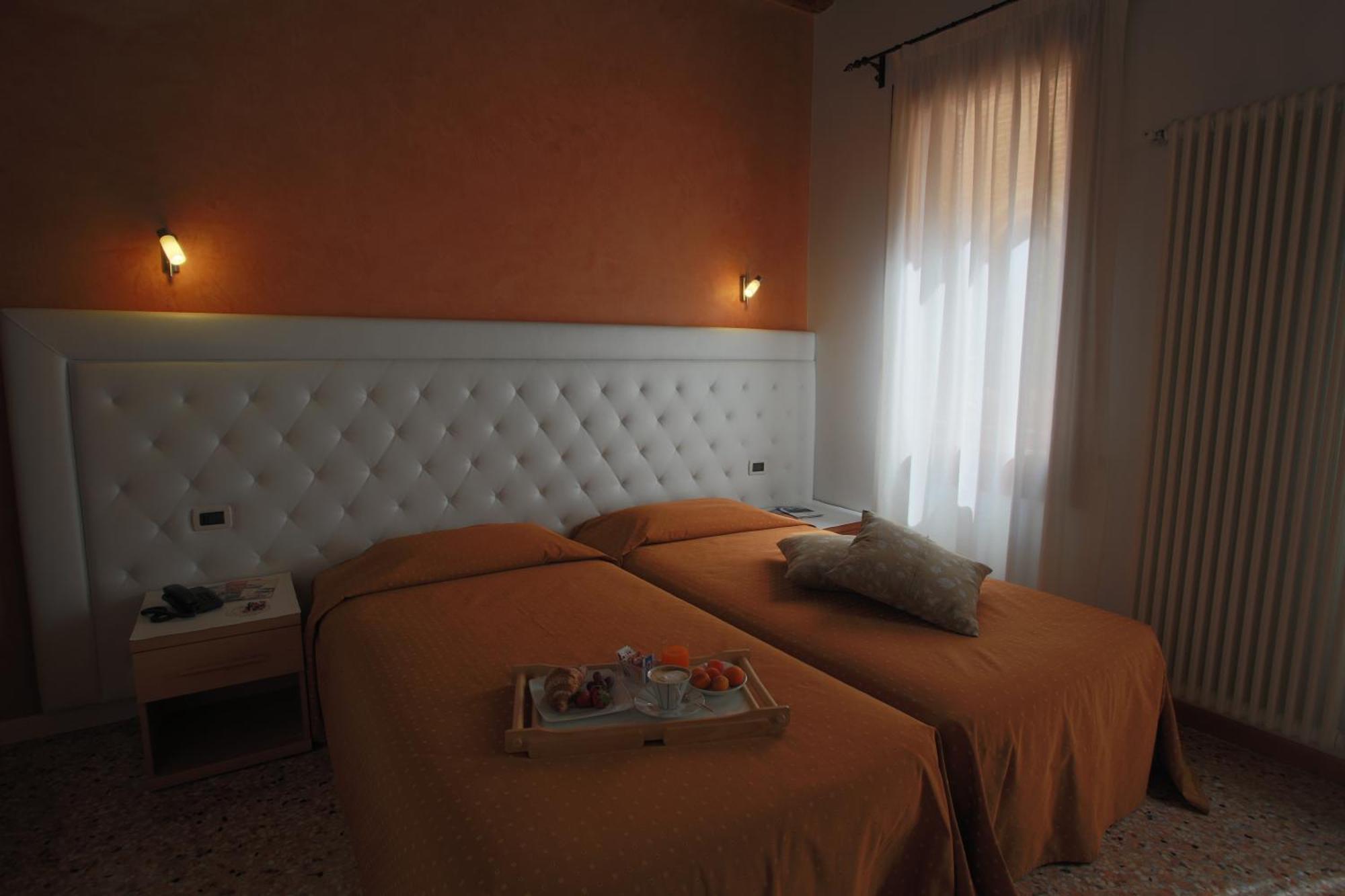 Hotel Roma Cittadella Esterno foto